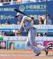 ９回、遊内野安打を放つ立石（撮影・山口登）