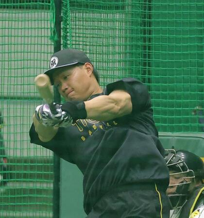 打撃練習に取り組む森下（撮影・西田忠信）