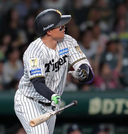 ９回、三塁打を放つ森下（撮影・西田忠信）