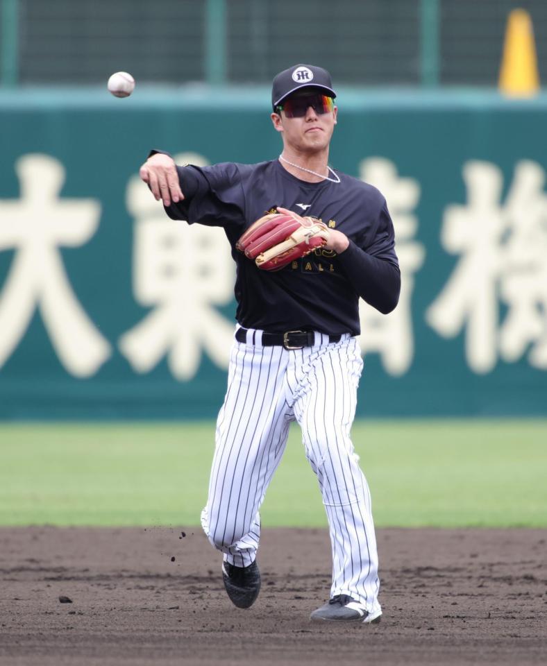 ファームに合流した小幡（撮影・坂部計介）
