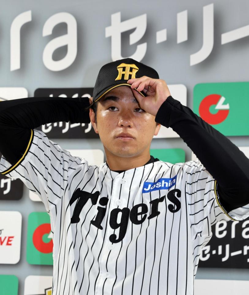 ＪＥＲＡセ・リーグＡＷＡＲＤ月間大賞を受賞した高橋（撮影・山口登）