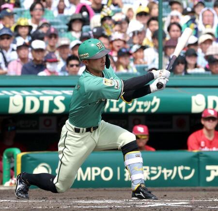 ２回、左前打を放つ熊谷（撮影・立川洋一郎）