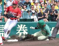 　５回、三盗を成功させる熊谷（撮影・立川洋一郎）