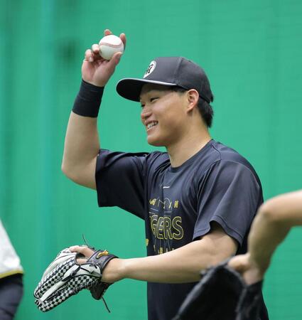 明るい表情で練習をする森下（撮影・西田忠信）