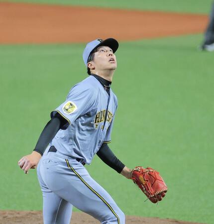 １回、栗原に先制２ランを浴びる才木（撮影・西田忠信）