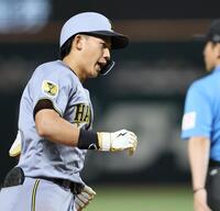 ５回、２ランを放ち本塁へ走る立石（撮影・田中太一）