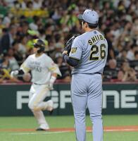 ４回、野村（左）にソロを浴びた椎葉（撮影・西田忠信）