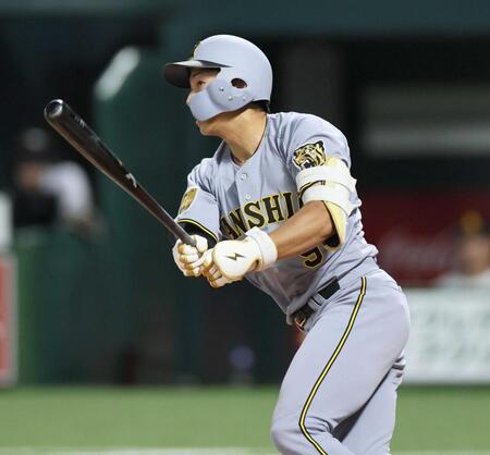 　３回、左線へ二塁打を放つ立石（撮影・田中太一）