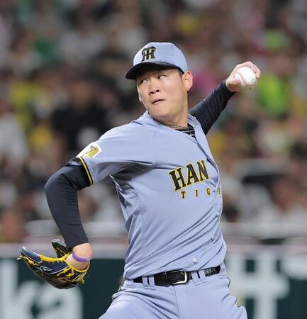 ８回から登板する及川（撮影・西田忠信）