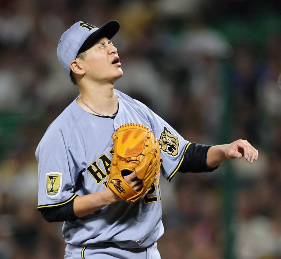 １回、柳田に四球を出し悔しがる大竹（撮影・田中太一）