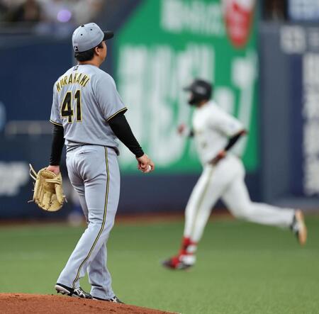 １回、村上は紅林にソロを許し、二者連続で被弾する（撮影・山口登）