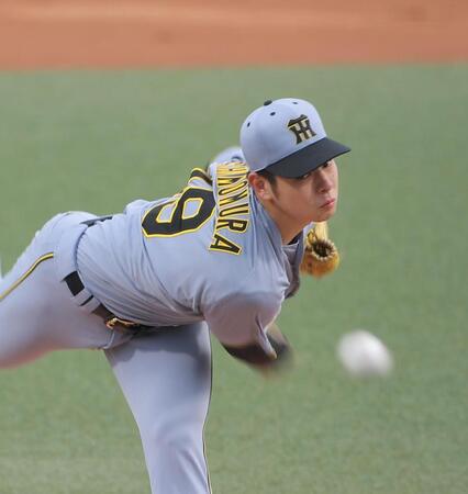 力投する先発の下村（撮影・西田忠信）