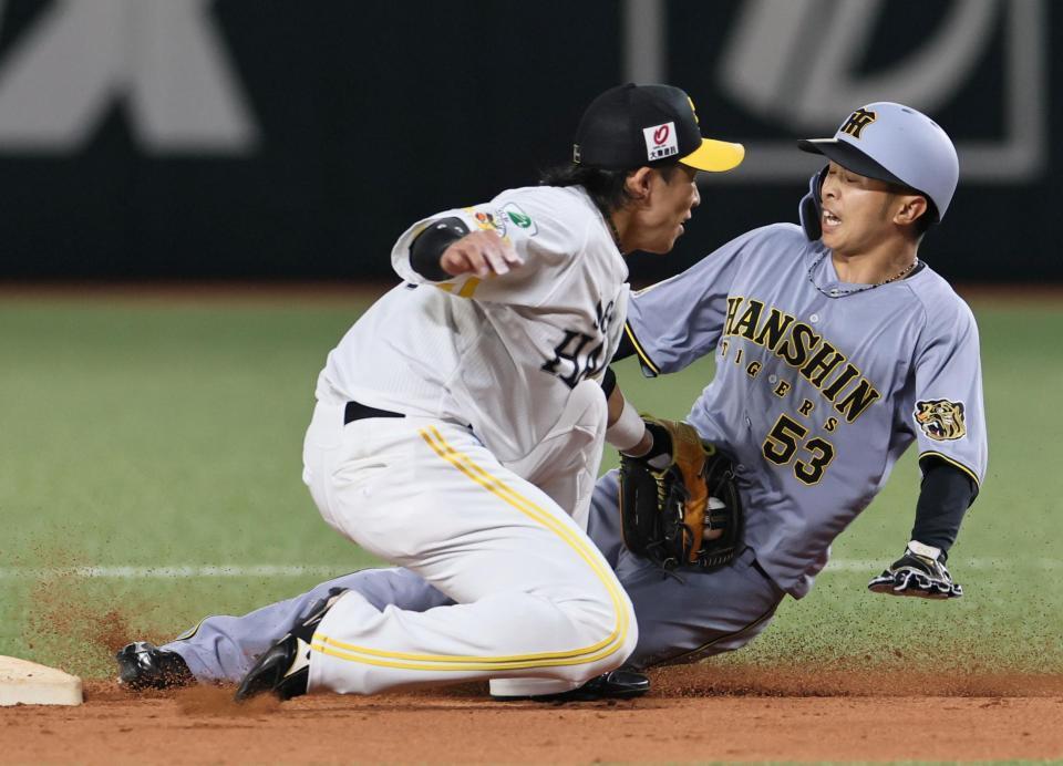 １１日の試合で６回、二盗を失敗する島田（撮影・田中太一）