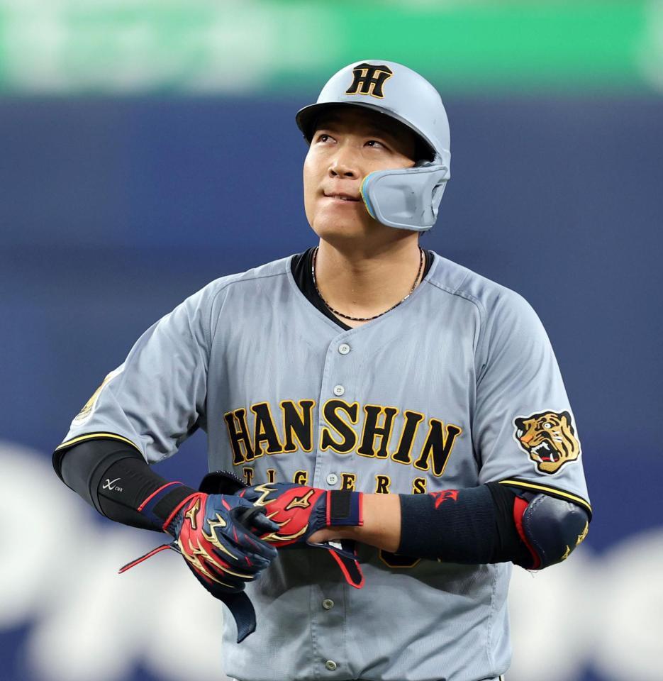 ３回、左飛に倒れる大山（撮影・山口登）