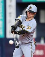 ９回、適時打を放つ中野（撮影・山口登）