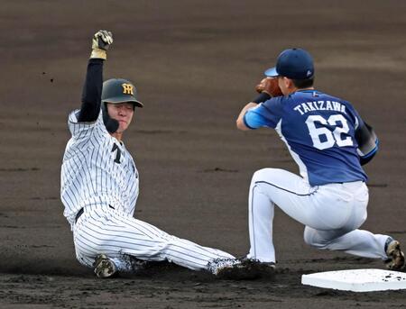 １回、二盗を成功させる中野（撮影・立川洋一郎）