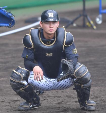 守備練習する町田（撮影・出月俊成）