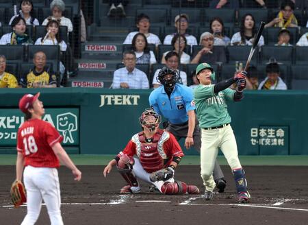 ２回、左翼スタンドへ先制２ランを放つ大山（撮影・立川洋一郎）