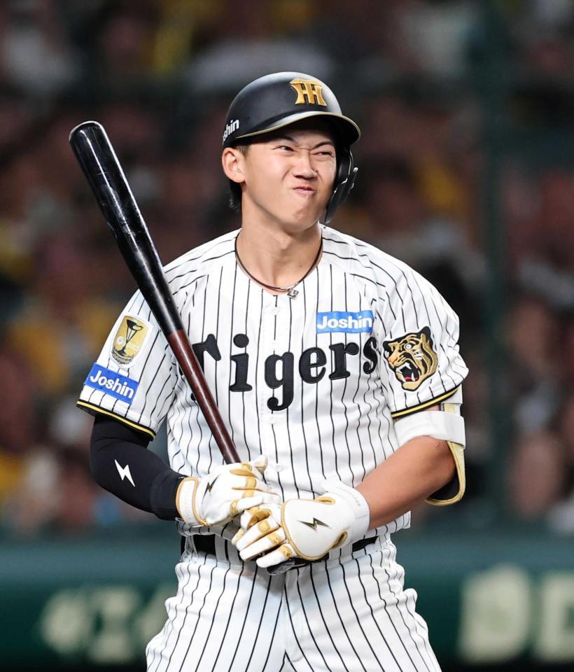 　７回、見逃し三振に倒れる立石