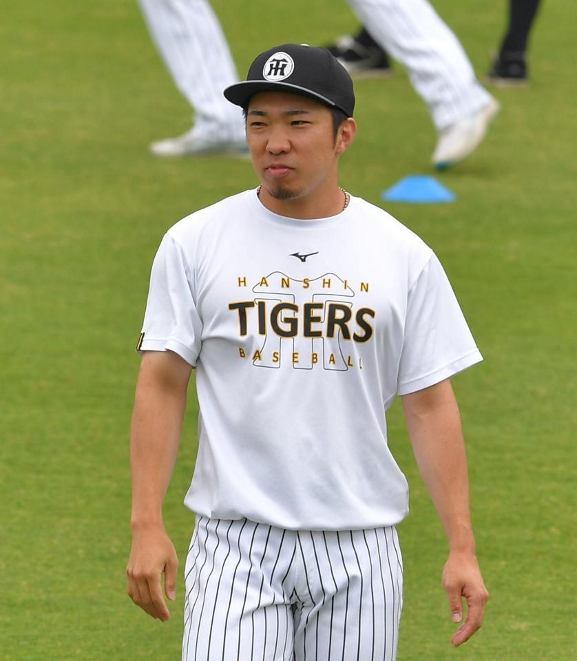 リハビリを続ける石井（撮影・出月俊成）