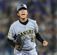 ９回、度会を三振に仕留め、吠える高橋（撮影・田中太一）