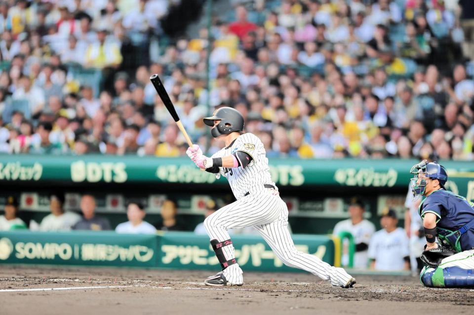 ２回、左前打を放つ浜田（撮影・山口登）