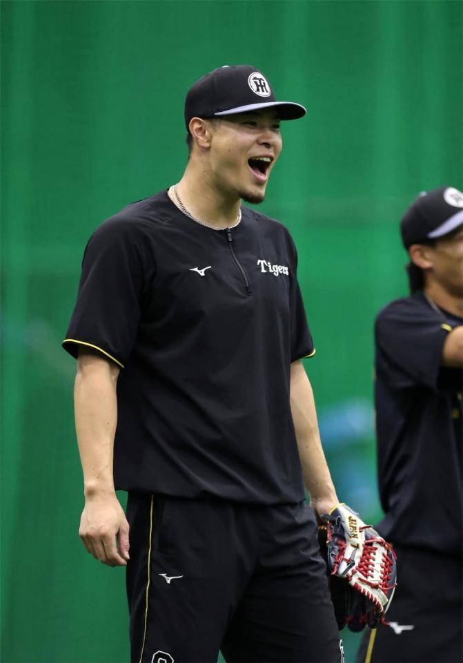 練習中、声を出す佐藤輝（撮影・山口登）