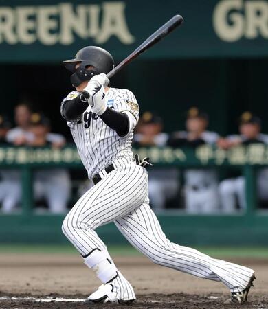 ２回、右前打を放つ立石（撮影・立川洋一郎）