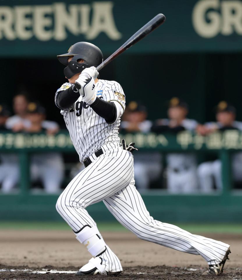 ２回、右前打を放つ立石（撮影・立川洋一郎）