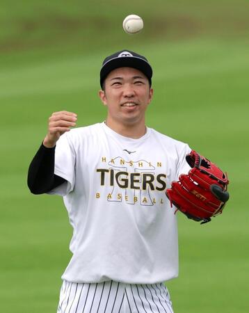 明るい表情を見せて練習する石井（撮影・立川洋一郎）