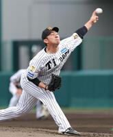 巨人打線を相手に力投する桐敷（撮影・立川洋一郎）