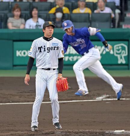 ２回、石川に適時打を打たれ先制点を許す才木（撮影・立川洋一郎）