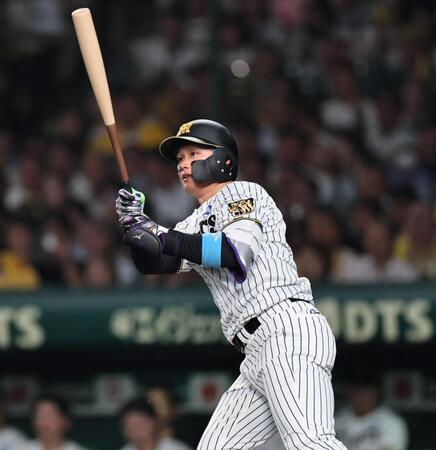 ６回、左越えへソロを放つ森下（撮影・田中太一）