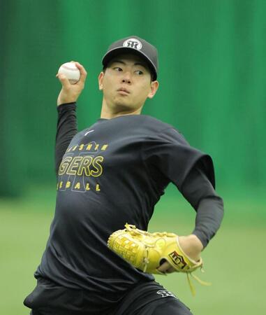 キャッチボールで調整する下村（撮影・西田忠信）