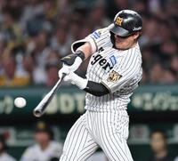 ５回、ソロを放つ前川（撮影・田中太一）