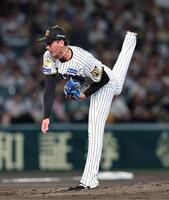６回、力投する今朝丸（撮影・山口登）