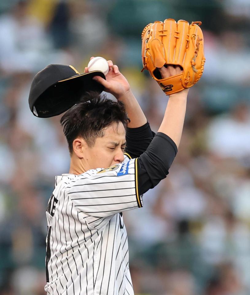 ３回、ピンチを迎えマウンドで厳しい表情を見せる大竹（撮影・山口登）