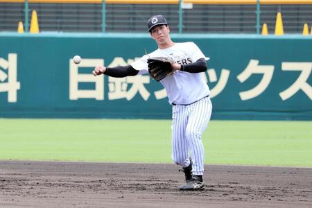 ノックを受ける百崎