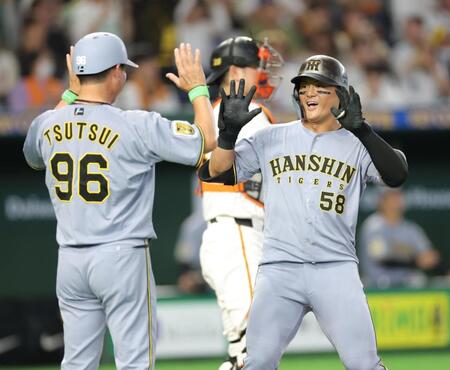 ７回、右越えソロを放ち、生還する前川（撮影・西岡正）
