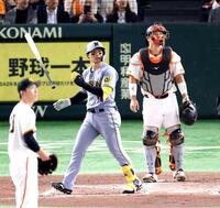 　昨年５月の巨人３連戦で３連発を放った森下。初戦では戸郷から同点ソロを放った＝２０２５年５月５日