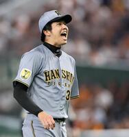 ３回、声を張り上げる才木（撮影・田中太一）