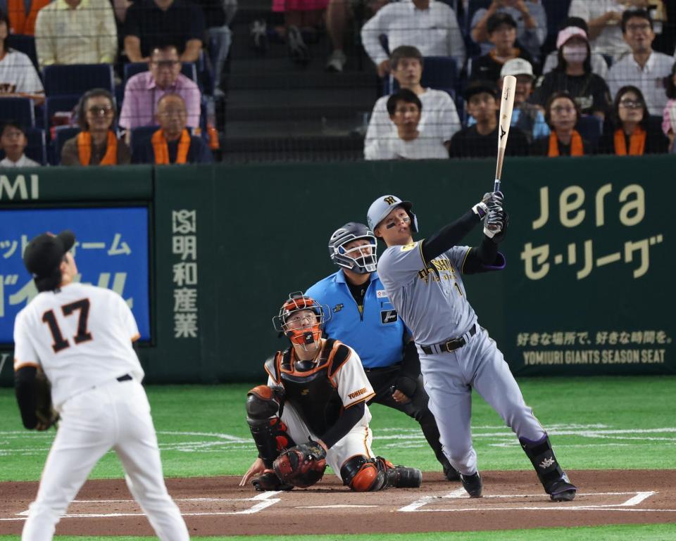 １回、森下は左越えにソロを放つ（撮影・佐々木彰尚）