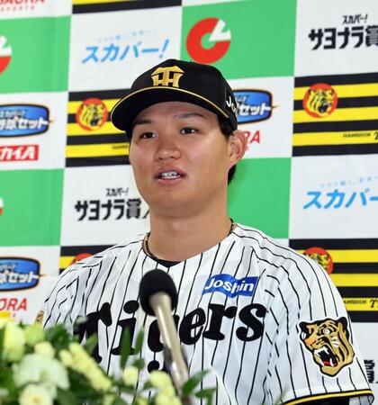 スカパー！月間サヨナラ賞を受賞し、会見する森下（撮影・山口登）