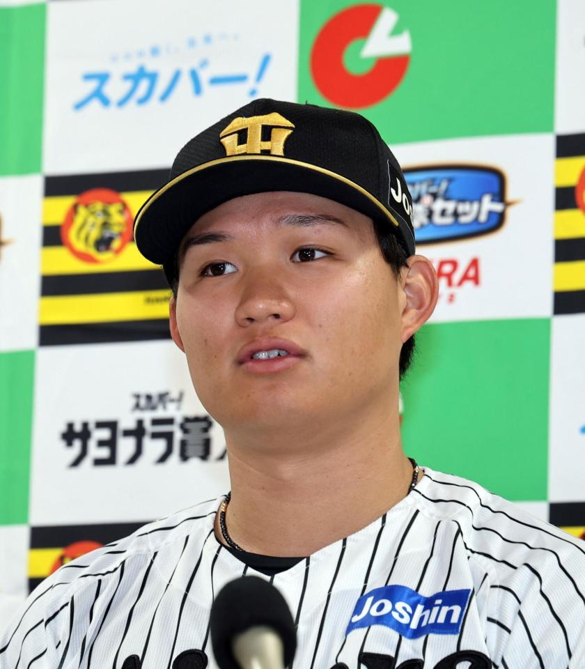 スカパー！月間サヨナラ賞を受賞し、会見する森下（撮影・山口登）