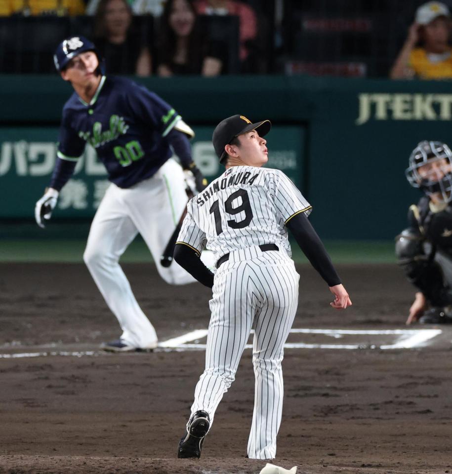 ６回、下村は赤羽に勝ち越しソロを許す（撮影・山口登）