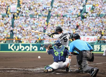 １回、一塁ゴロに倒れる近本（撮影・山口登）