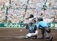 １回、一塁ゴロに倒れる近本（撮影・山口登）