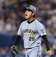 ７回、ボスラーを三振に仕留める高橋（撮影・田中太一）