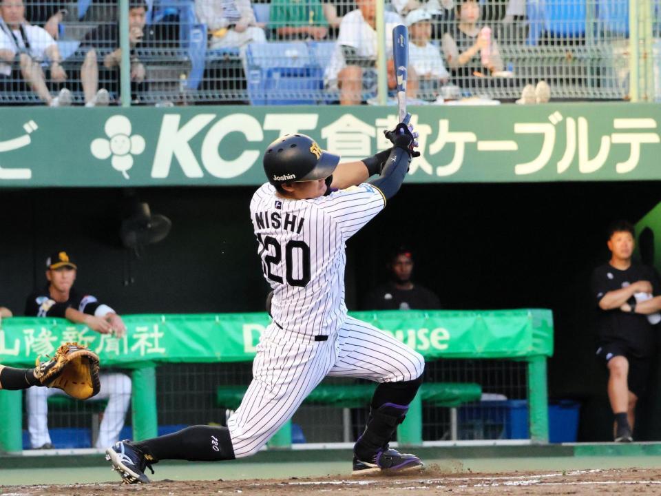 １回、左前適時打を放つ西純