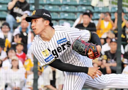 初回、力投する先発の茨木
